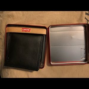 Levi’s Black wallet